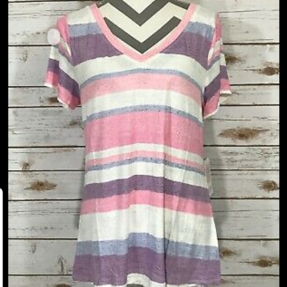 Lularoe CHRISTY TEE - Picture 5 of 6